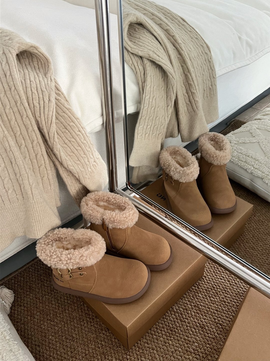 UGG 키즈 스노우 부츠 털 장식 모델 미끄럼방지 내구성 강한 겨울 필수템