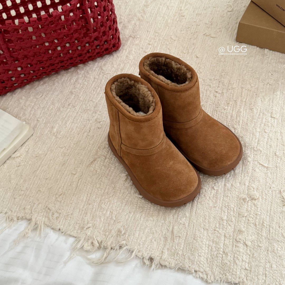 UGG 키즈 BV 스노우부츠 - 양털 안감 부드럽고 따뜻함 - 스웨이드 가죽 갑피 질감 부드러움 - 라운드 토 디자인